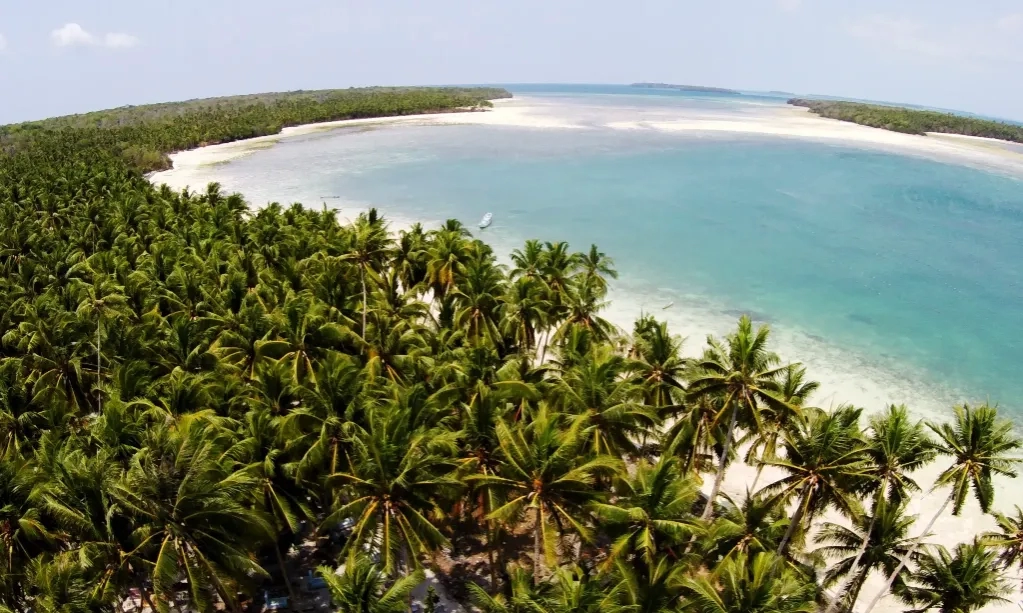 Intip Yuk Pantai-Pantai <i>Hidden Gems</i> Nan Eksotis