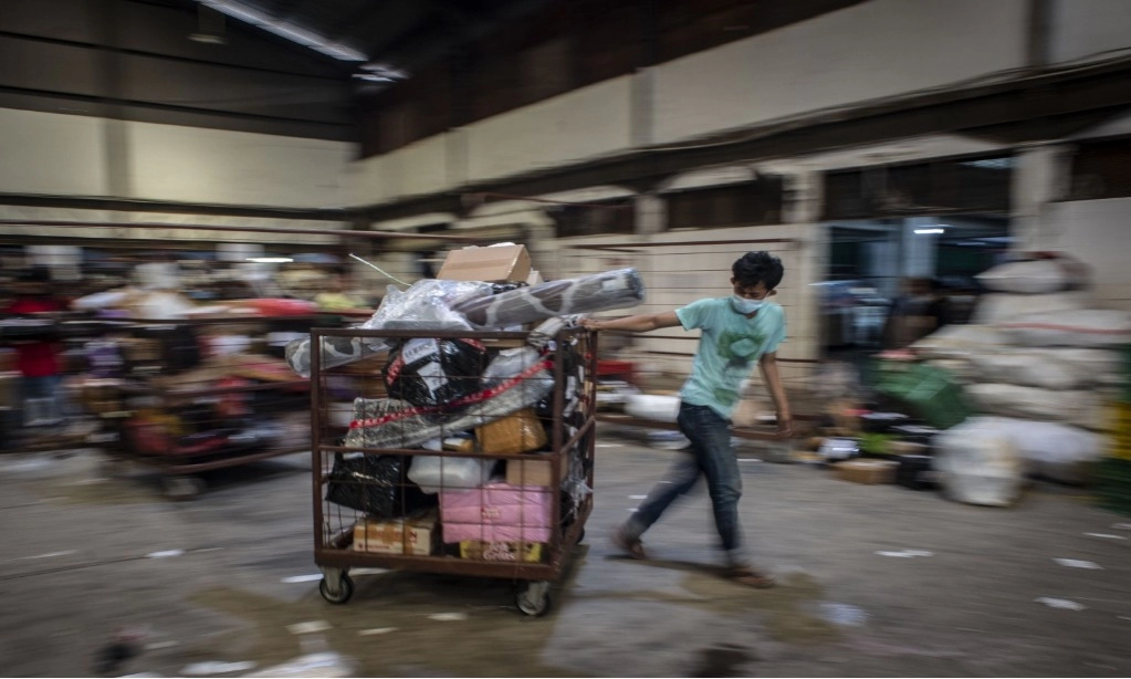 C-Level SiCepat Kompak Cabut