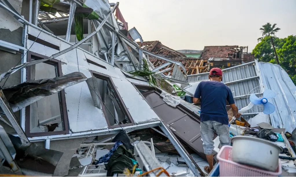 Ratusan Rumah Rusak Dampak Angin Puting Beliung Sumedang