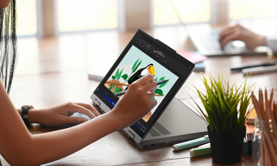 Ada Laptop Transparan, Lenovo Rilis Produk Baru Dari Seri Thinkbook