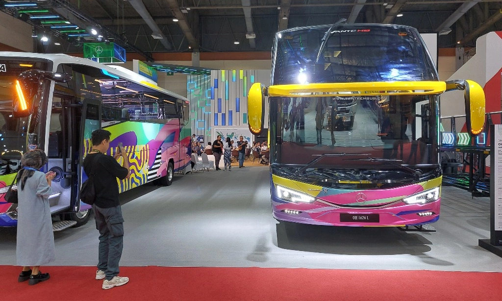 Mercedes-Benz Hadirkan Truk Dan Bus Rendah Emisi