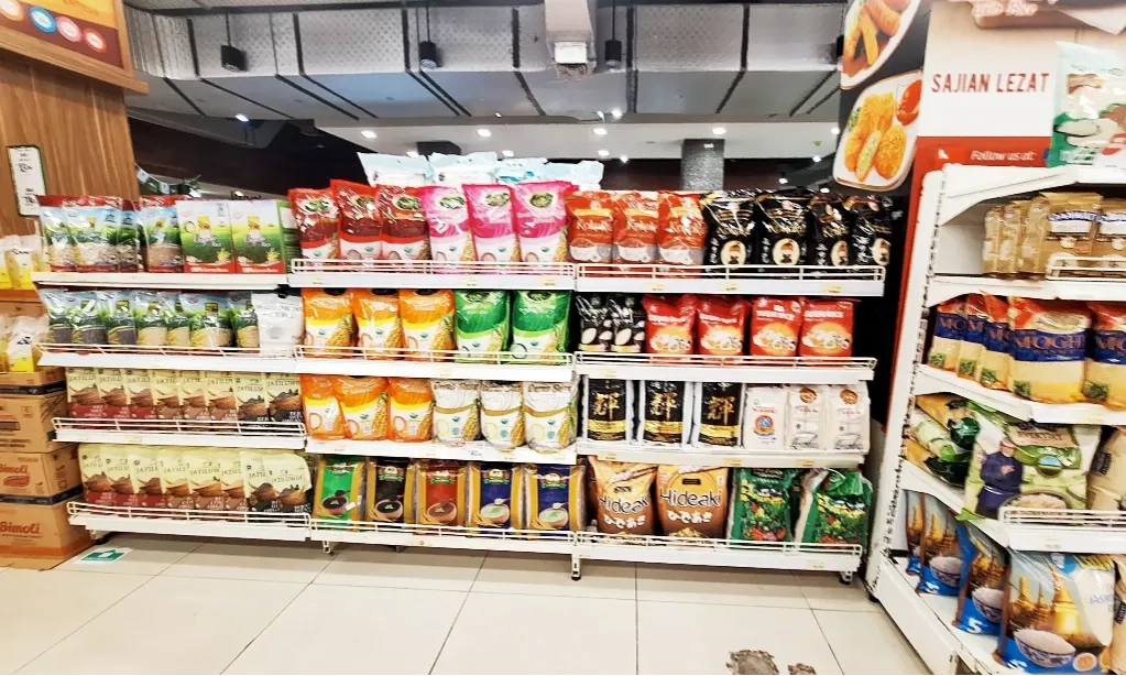 Jual Beras Di Atas HET, Bulog <i>Blacklist</i> Mitra Binaan