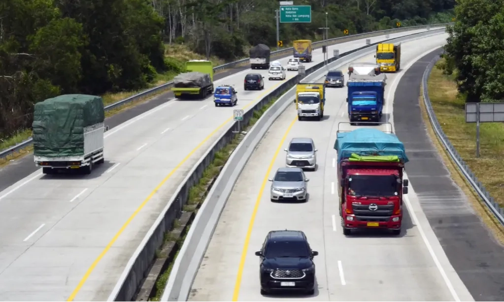 <p>Korlantas Tambah Masa <em>One Way</em> Arus Mudik</p>