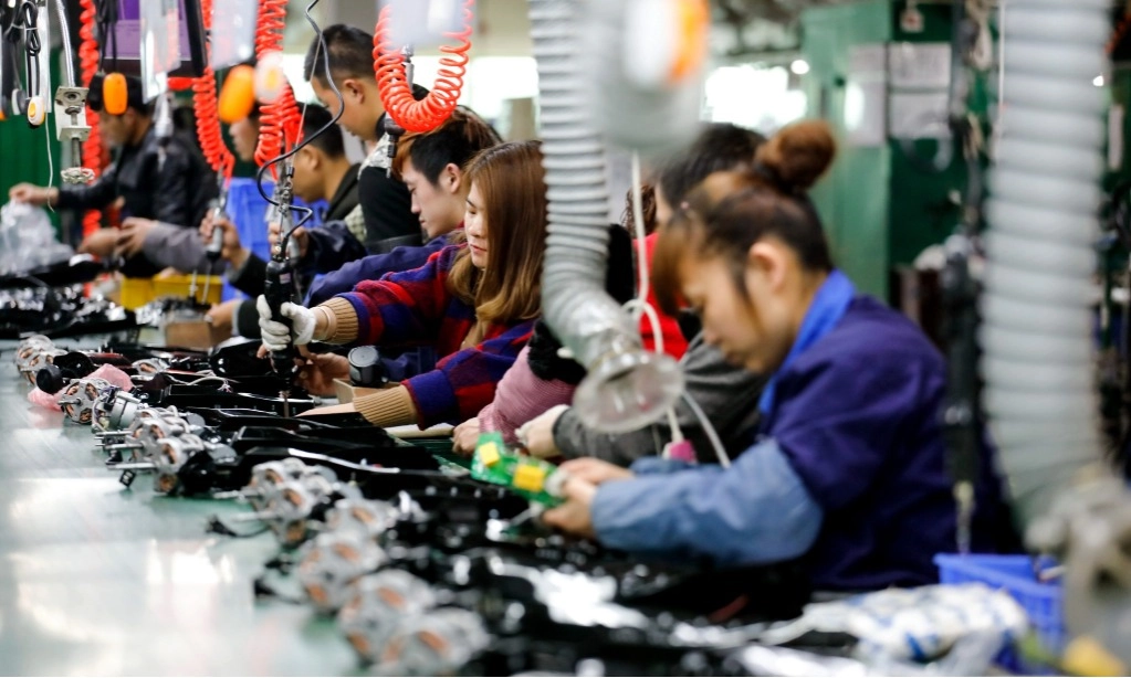 <p id="isPasted">Ekonomi China Tumbuh 5,3%, Lebih Tinggi Dari Perkiraan</p>