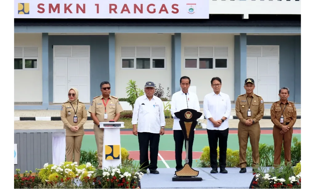 <p>Presiden Jokowi Resmikan 147 Bangunan Rekonstruksi Gempa Sulbar 2021</p>