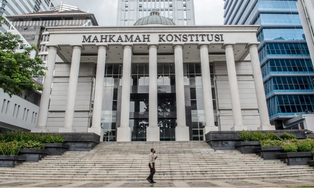 <p>MKMK: Guntur Hamzah Tidak Langgar Kode Etik</p>