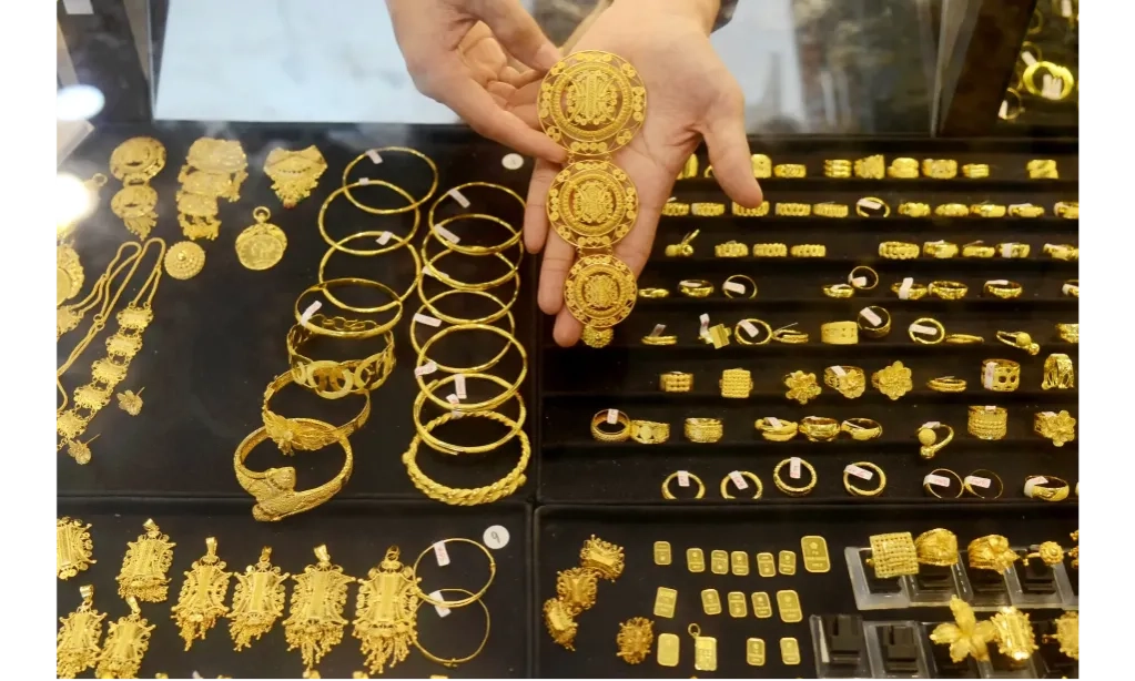 <p id="isPasted">Gejolak Geopolitik Dorong Inflasi Emas-Perhiasan RI</p>