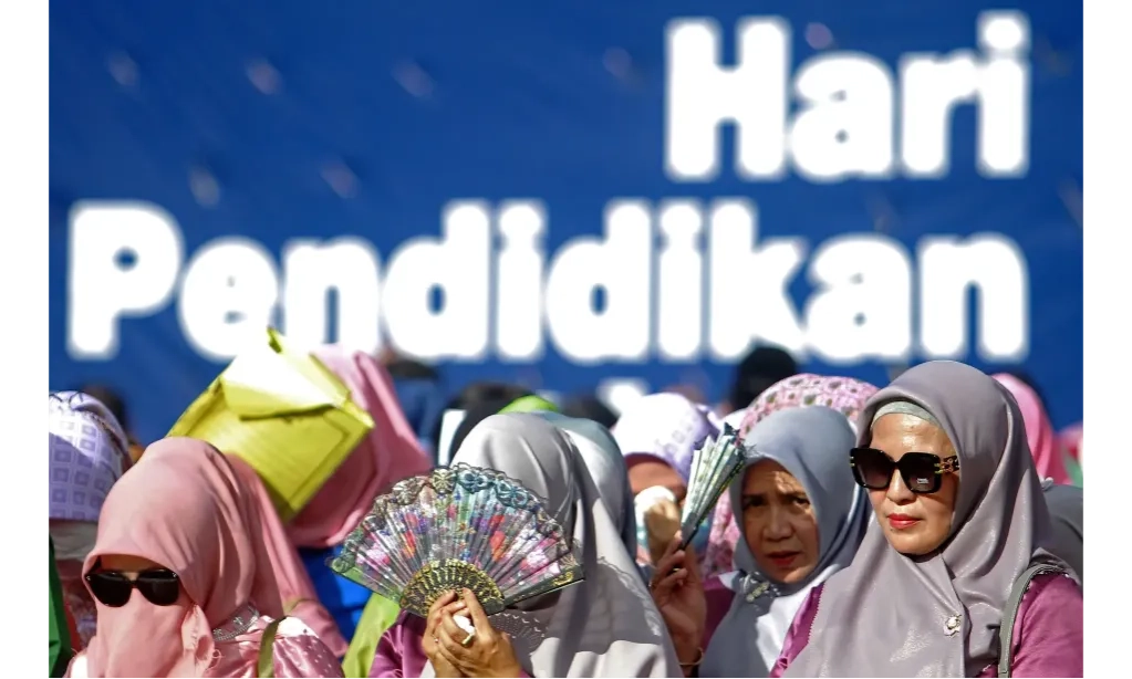 <p>Banyak Masalah Hingga Hardiknas 2024</p>