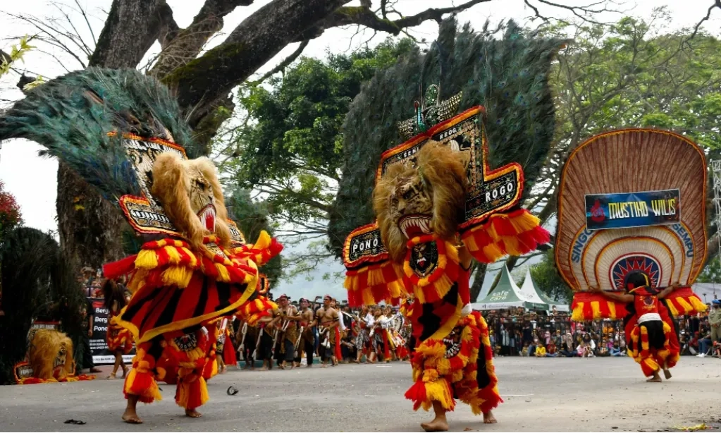 <p>Reog, Kolintang Dan Kebaya Bisa Jadi Daya Tarik Wisata Kelas Dunia</p>
