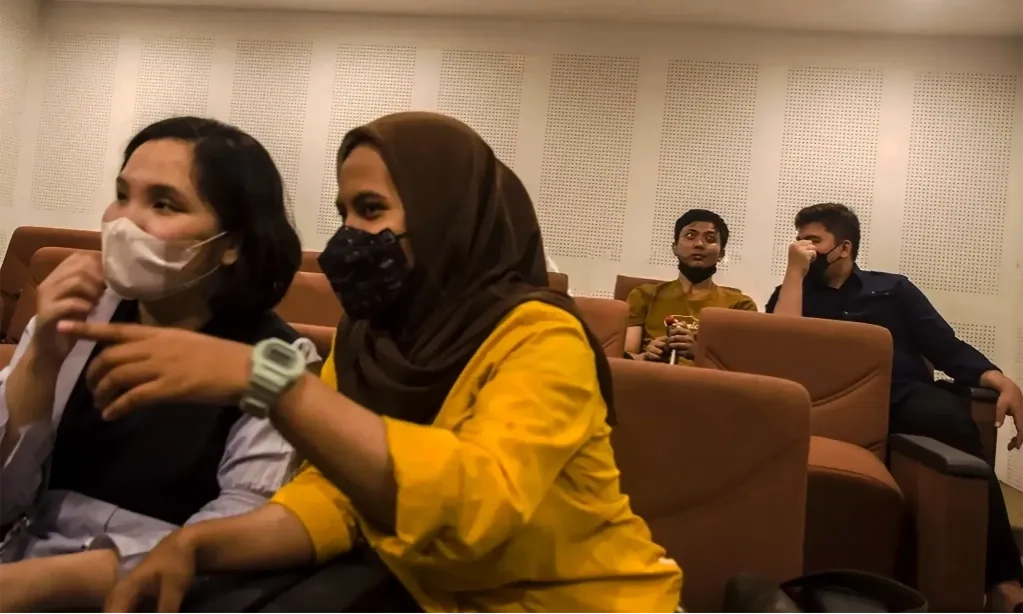 <p id="isPasted">Serunya Kegiatan Si Pembisik</p>