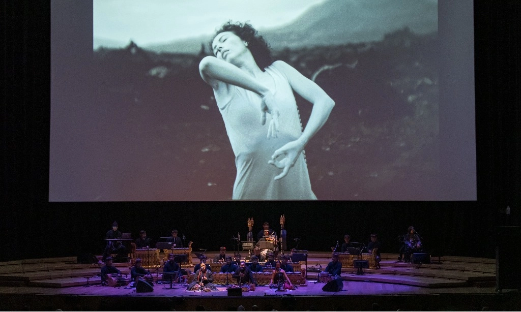 <p>Cine-Concert <em>Samsara</em> dari Garin Nugroho Sukses Memukau Penonton Singapura</p>