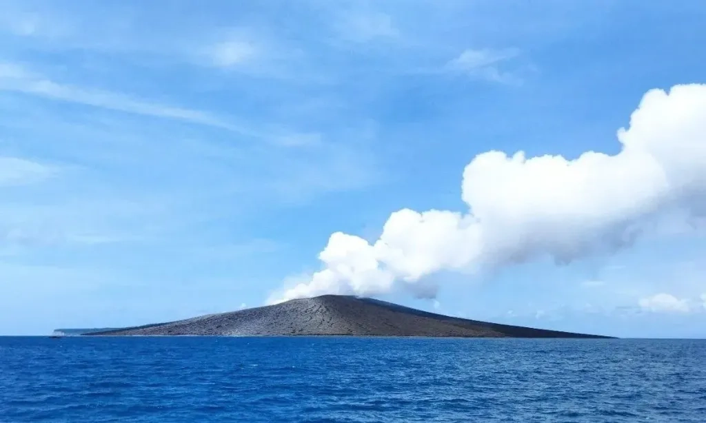 <p>Status Gunung Anak Krakatau Turun Jadi Waspada</p>