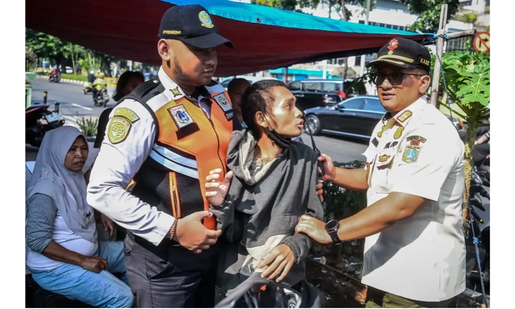 <p>Sepekan, Pemprov DKI Tindak 216 Juru Parkir Liar Di Minimarket Jakarta</p>
