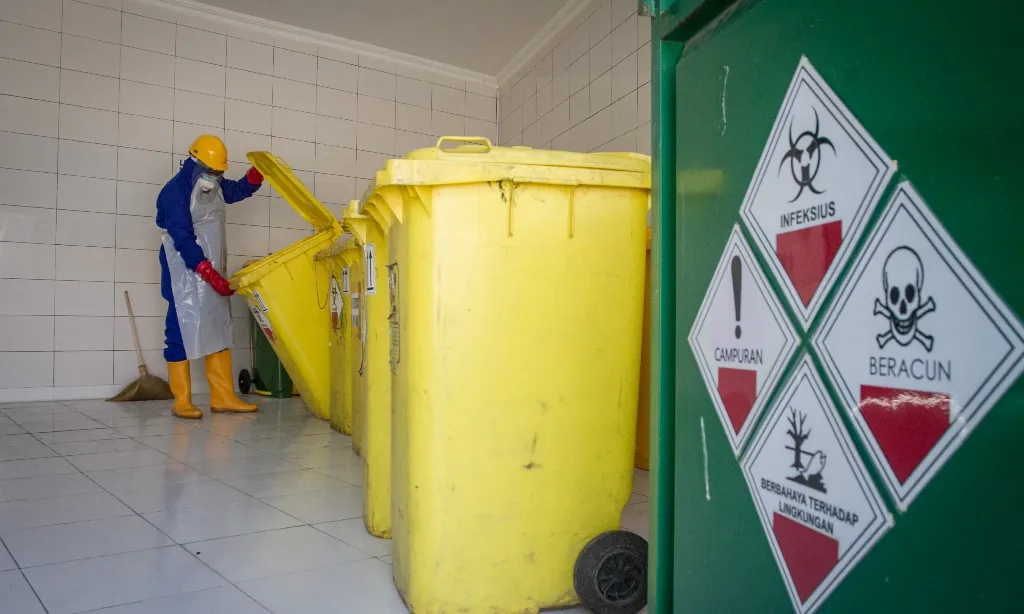 <p>KLHK Ingatkan Pengusaha Dan Pemda Susun Program Kedaruratan Limbah B3</p>
