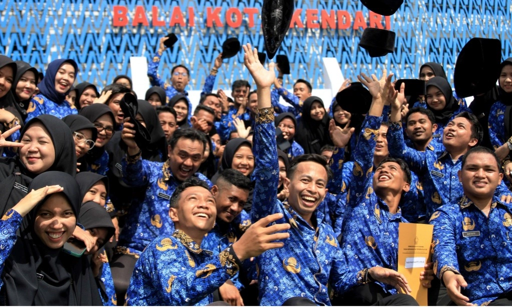 <p id="isPasted">Pemerintah Siapkan Rp50,8 T Untuk Bayar Gaji-Pensiun Ke-13&nbsp;</p>