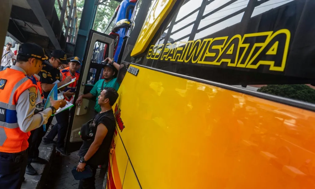 <p>Tips Memilih Bus Yang Aman Untuk Karyawisata</p>