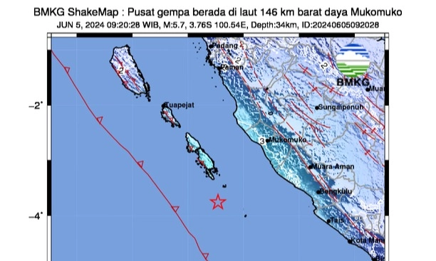 <p>Gempa M5,7 Landa Mukomuko</p>
