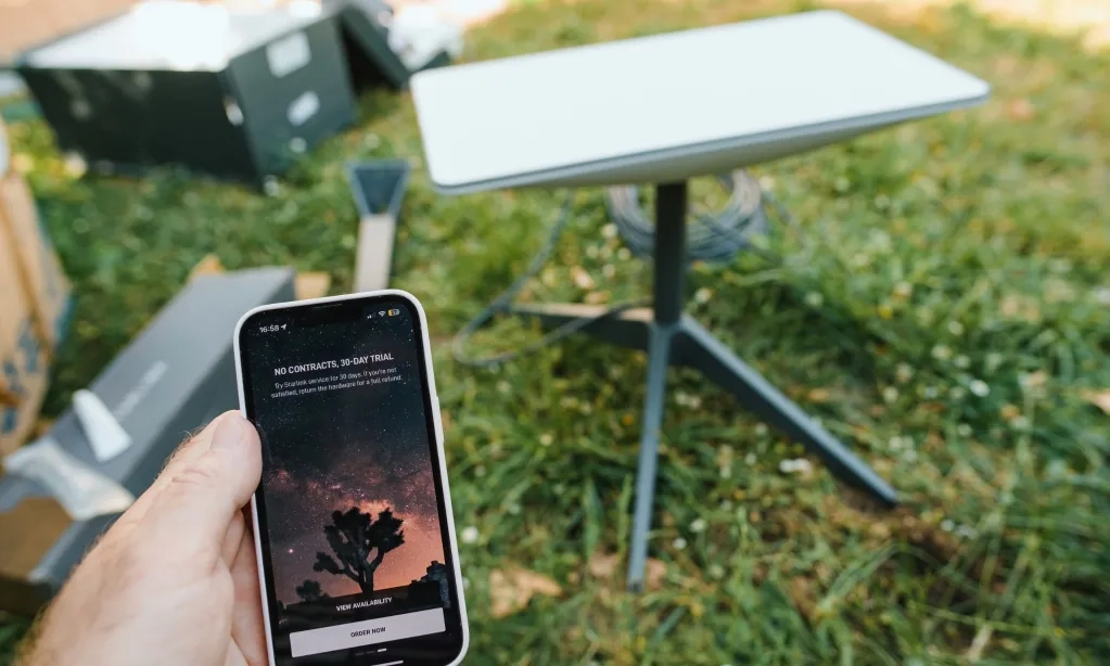 <p>Legislator Ingatkan Dampak Starlink Masuk Indonesia</p>