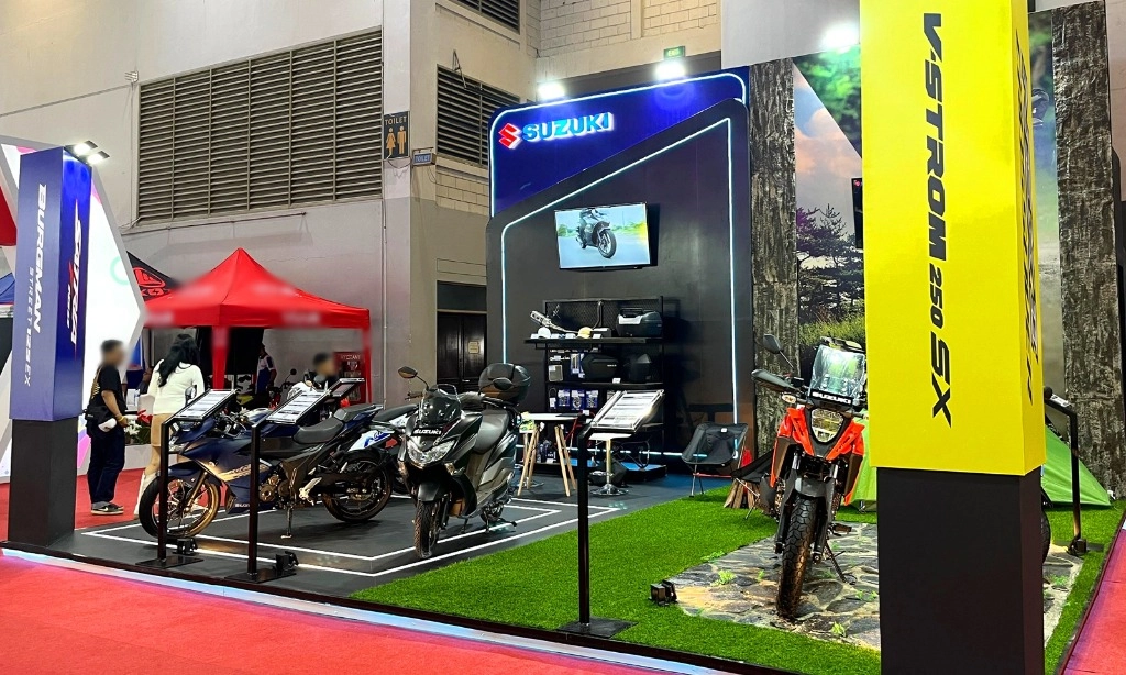 <p>Suzuki Pamerkan 6 Motor Lewat Konsep <em>Booth&nbsp;</em>Unik Di PRJ 2024</p>