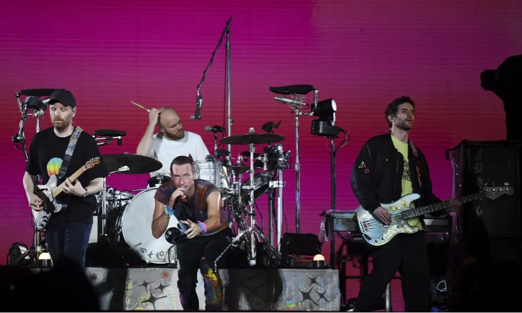 <p>Album Baru Coldplay&nbsp;<em id="isPasted">Moon Music</em>&nbsp;Meluncur 4 Oktober</p>