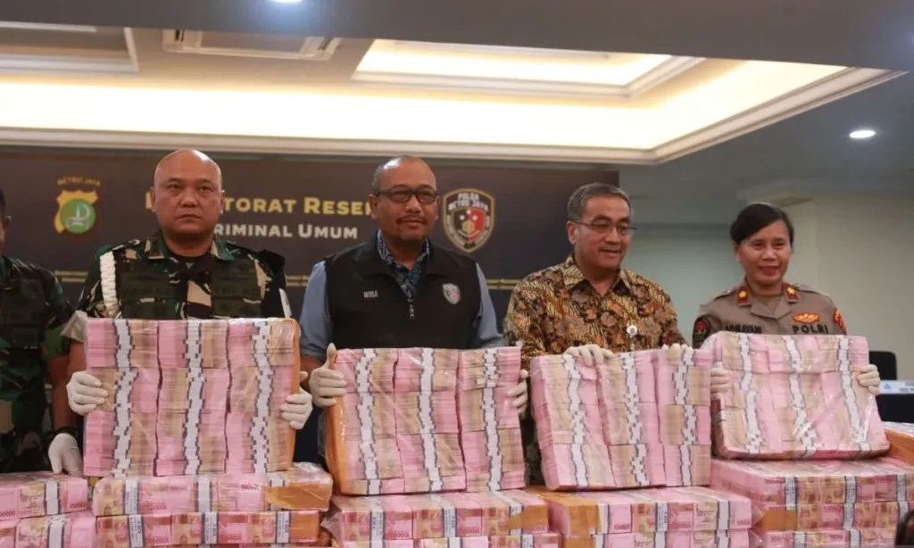 <p>Polisi Sebut Tersangka Uang Palsu Rp22 M Incar Uang Asli Yang Akan Dimusnahkan BI</p>