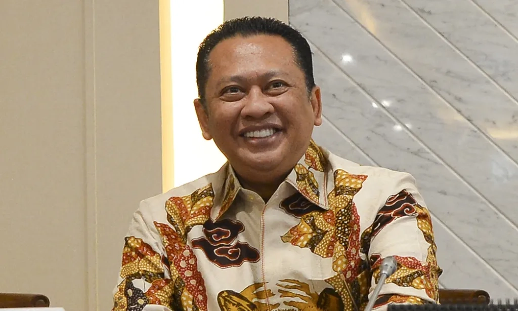 <p>MKD Putuskan Bamsoet Langgar Kode Etik</p>