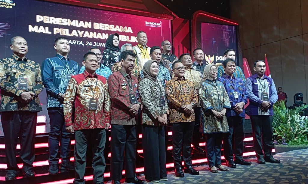 <p>Menpan RB Minta Pemda Buat Survei MPP Tiap Enam Bulan</p>