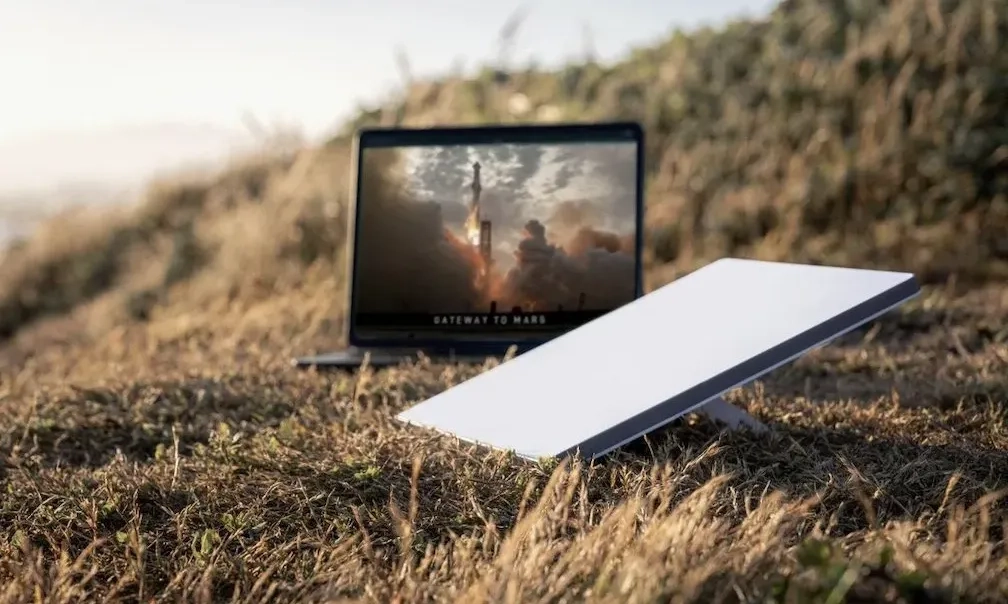 <p>Kini Ada Starlink Mini Untuk Para Penggemar&nbsp;<em>Traveling</em></p>