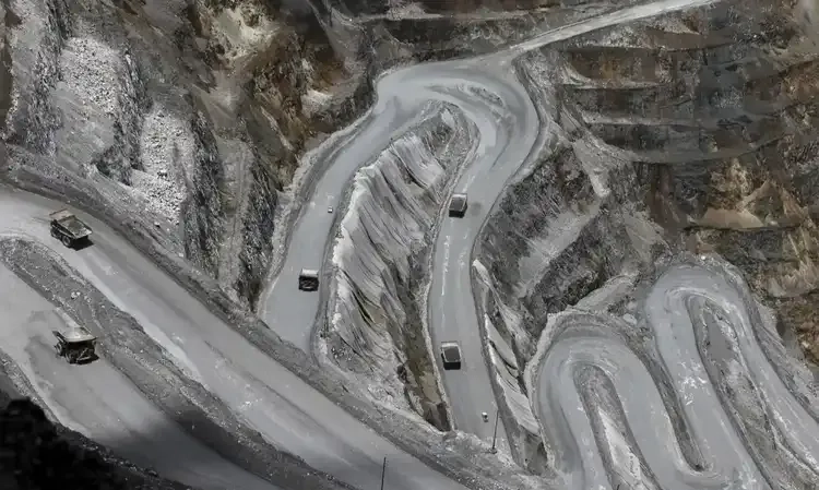 <p>Sudah Bangun Smelter, Bahlil Pastikan Freeport Kantongi Perpanjangan IUPK</p>