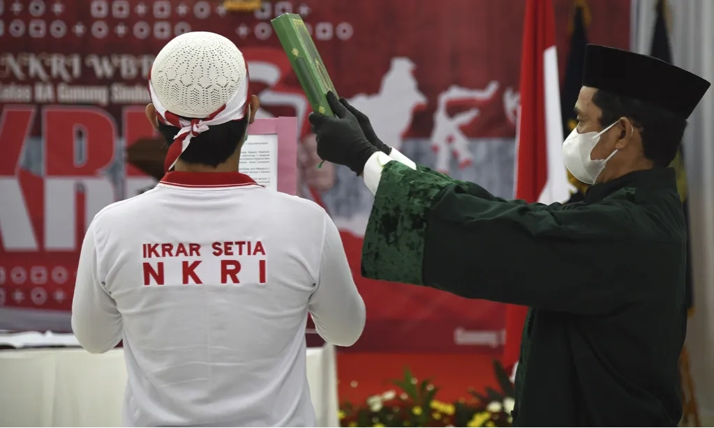 <p>Anggota DPR Usul Munarman Jadi Duta Deradikalisasi</p>