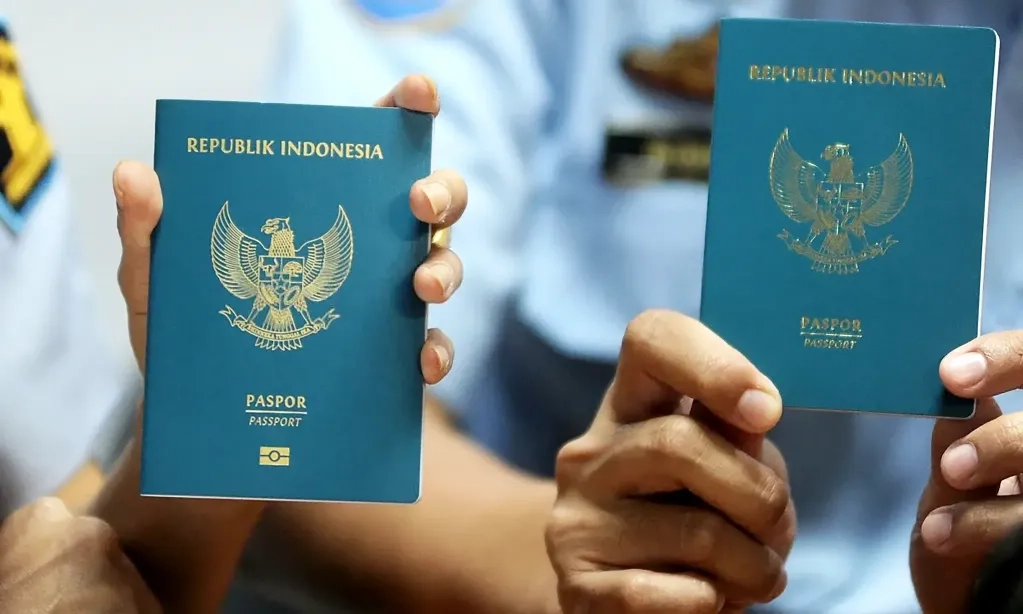 <p>Desain Dan Warna Paspor RI Terbaru Disiapkan Terbit 17 Agustus 2025</p>