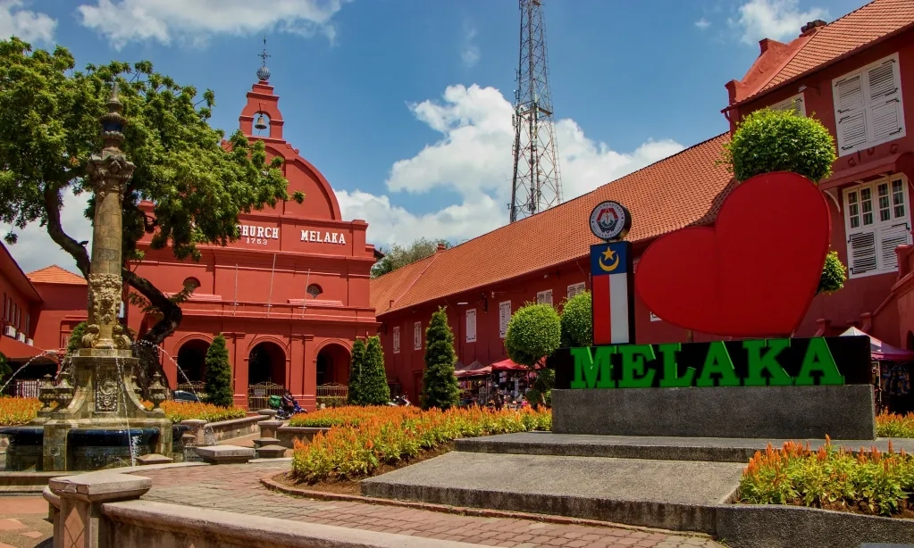 <p>Malaysia Masih Jadi Primadona Tujuan Wisata Masyarakat Indonesia</p>