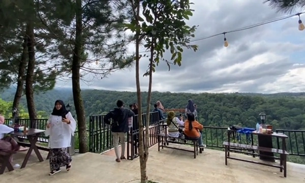 <p>Lingkung Gunung, Destinasi Seru Liburan Keluarga Di Bogor</p>