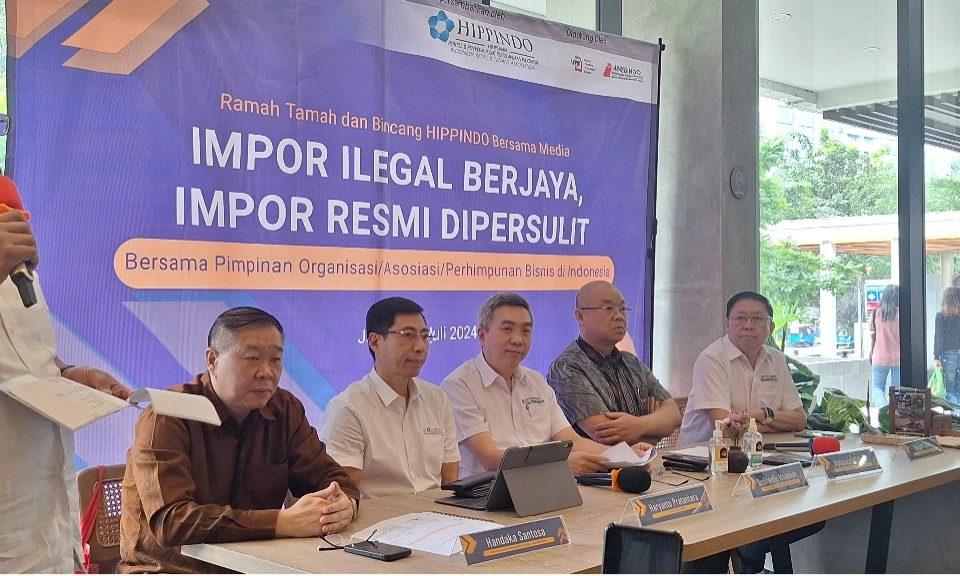 <p id="isPasted">HIPPINDO Nyatakan Bea Masuk 200% Tak Tepat Tangani Banjir Impor</p>