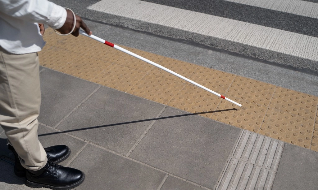 <p>Apa Yang Dilihat Orang Tunanetra Melihat Dunia? </p>