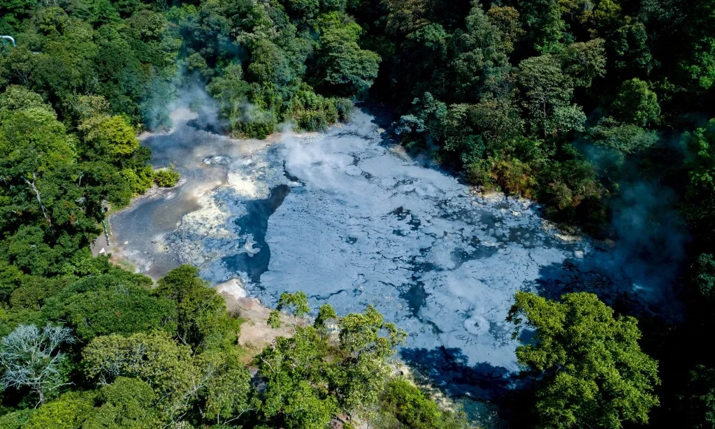 <p>Menyusur Jejak Panas Bumi Di Taman Wisata Alam Kawah Kamojang</p>