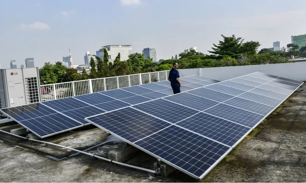 <p id="isPasted">Transisi Energi, FKS Group Gandeng Xurya Instalasi Panel Surya</p>