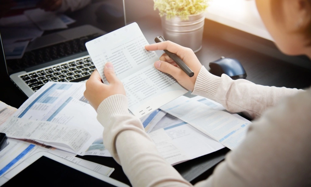 <p id="isPasted">OJK Nilai Ruang Penurunan Suku Bunga Kredit Terbatas di 2024</p>