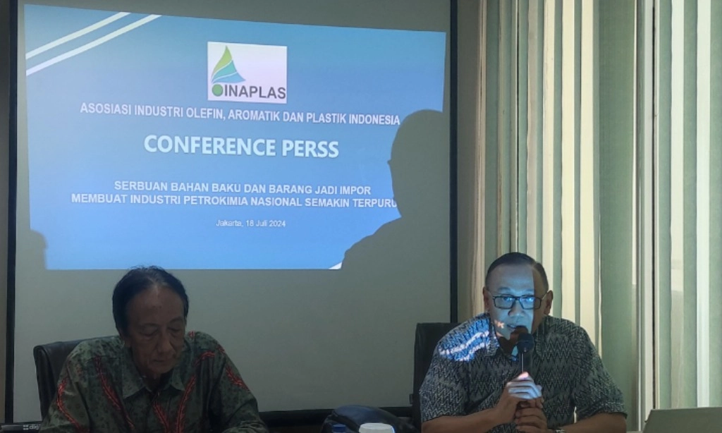 <p id="isPasted">Industri Petrokimia RI Terpukul, Target Swasembada Plastik Kandas</p>