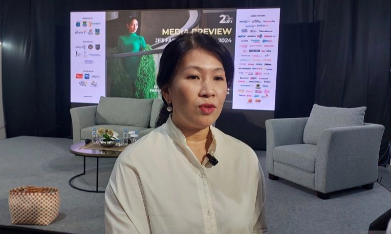 <p>Bagaimana Wastra Pekalongan Dikembangkan Menjadi <em>Streetwear</em></p>