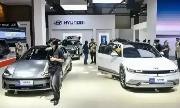 <p>Motor-Mobil Wajib Miliki Asuransi TPL, Pengamat: Potensinya Capai Rp12 T</p>