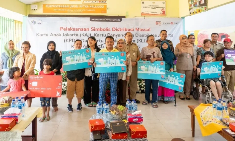 <p>Bank DKI Mulai Salurkan Kartu Bantuan Sosial Ke Warga DKI Jakarta</p>