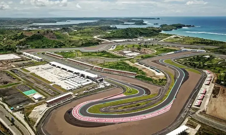 <p>Bapenda Targetkan Pajak MotoGP Indonesia 2024 Rp7 Miliar</p>