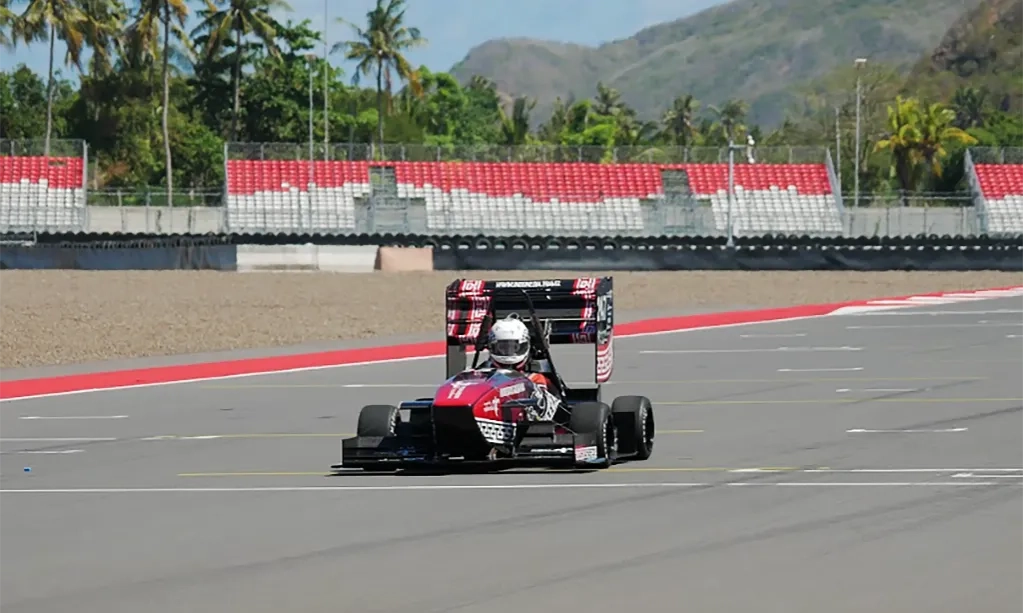 <p>Tim Bimasakti UGM Bawa BM-13 Berlaga Di Formula Student Spain 2024</p>