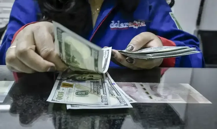 <p>Airlangga Upayakan Transaksi Ekonomi Internasional RI Bebas Dolar AS</p>