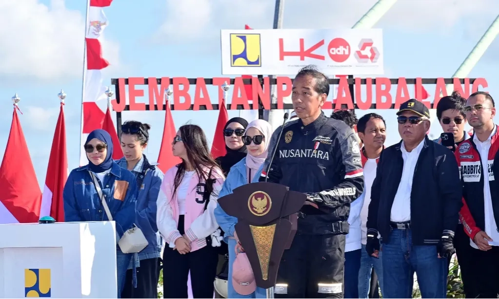 <p>Pengamat Kritik Jokowi Ajak Selebritas ke IKN</p>