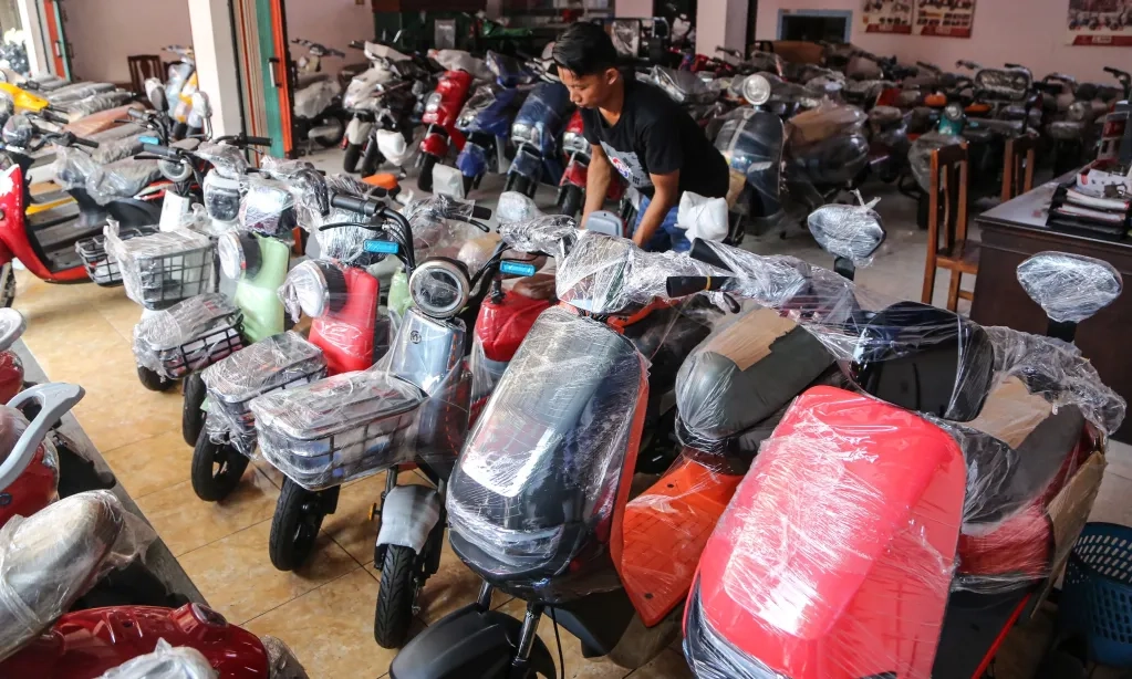 <p id="isPasted">Moeldoko Optimis 10 Juta kendaraan listrik Terjual Tahun Depan</p>