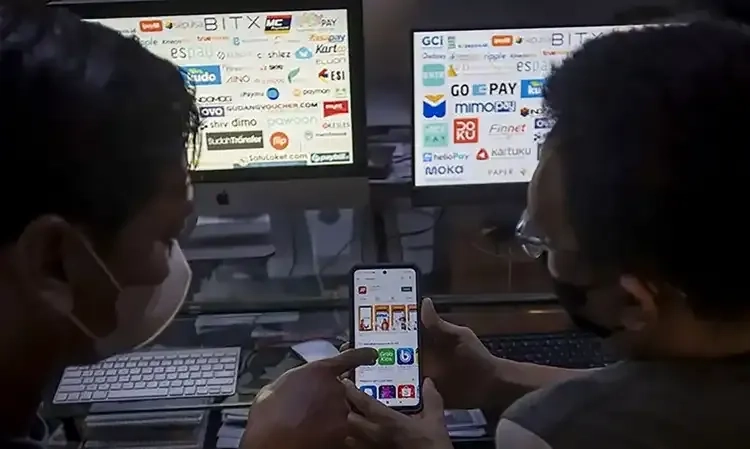 <p>Airlangga Klaim Indonesia Peringkat Ke-2 Investasi Sektor Digital</p>