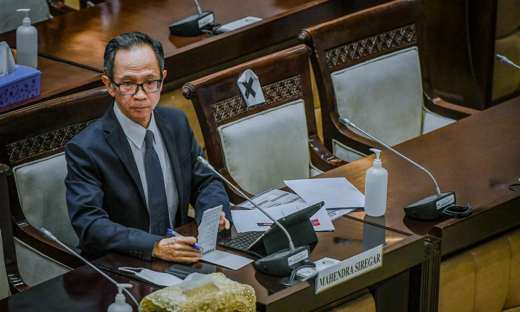 <p id="isPasted">Soal Restrukturisasi KUR, Bos OJK: Tak Akan Buat POJK</p>