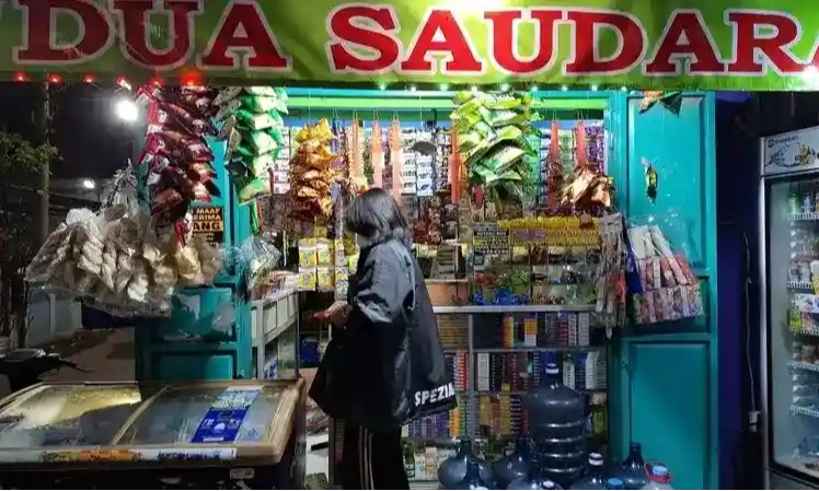 <p id="isPasted">Paguyuban Usaha Kecil: PP Kesehatan Matikan Pedagang Kecil Dan Warung Kelontong</p>